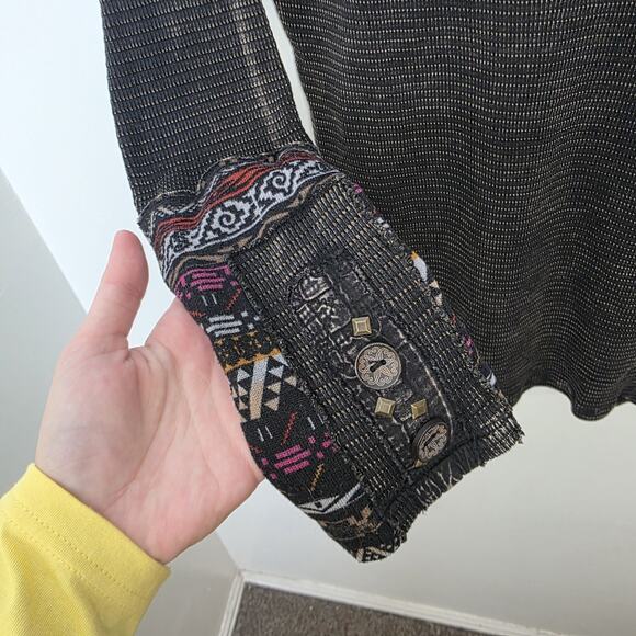 Able Black Thermal Aztec Multicolor Cuff Grunge Casual Sweater Shirt Size Medium - Picture 3 of 8